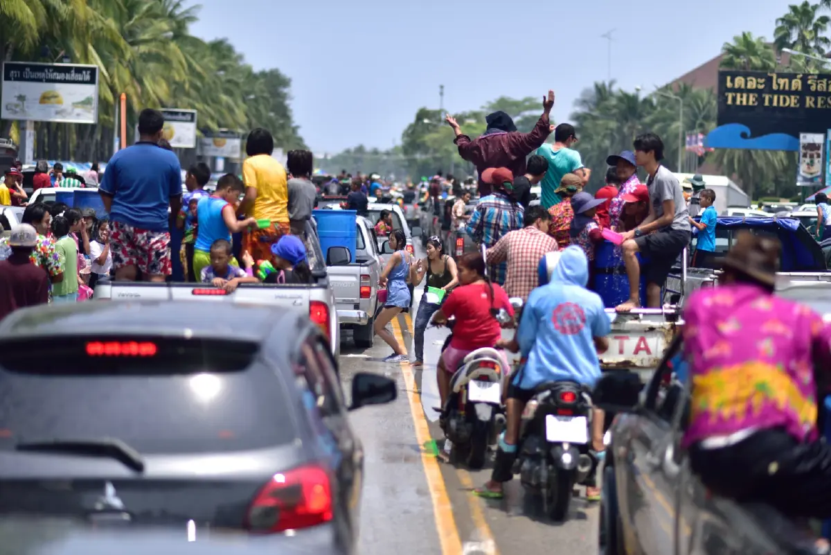 สงกรานต์ยังไม่จบ เล่นน้ำต่อ วันไหลบางแสน 2569 เช็กทาง ผังปิดถนน