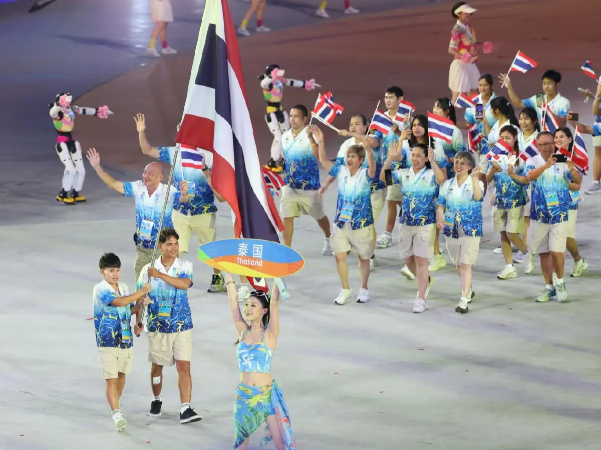 เปิดฉากแล้ว เอเชียนบีชเกมส์ ครั้งที่ 6 'โจเซฟ-หยก' ถือธงชาติไทยนำขบวนพาเหรดทัพไทย
