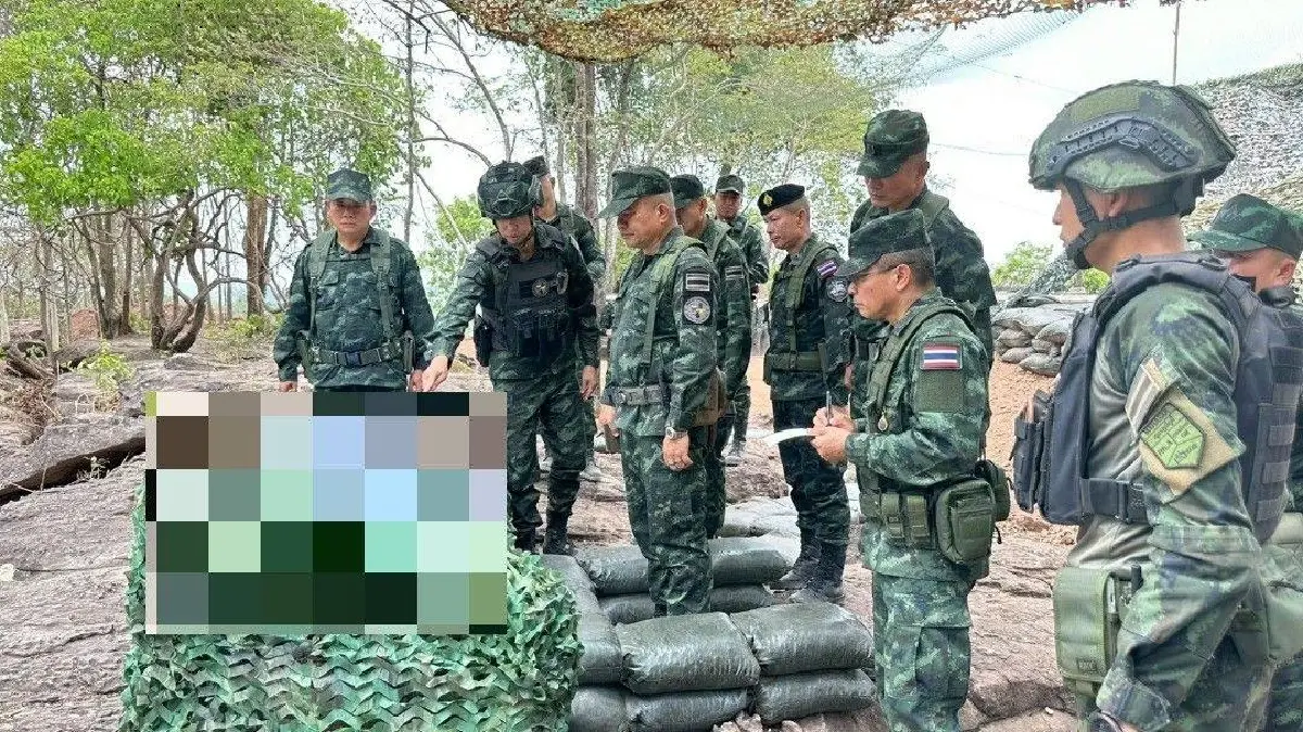 แม่ทัพภาค 2 ตรวจชายแดนไทย-กัมพูชา ย้ำกำลังพลคือหัวใจ