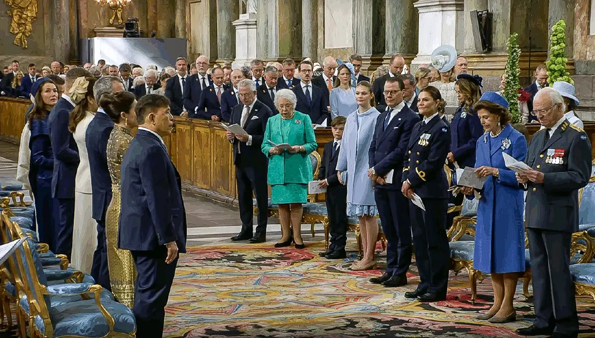 ‘ในหลวง-พระราชินี’ ทรงร่วมพิธีสรรเสริญ ขอบคุณพระเจ้า วันคล้ายวันพระราชสมภพ กษัตริย์สวีเดน