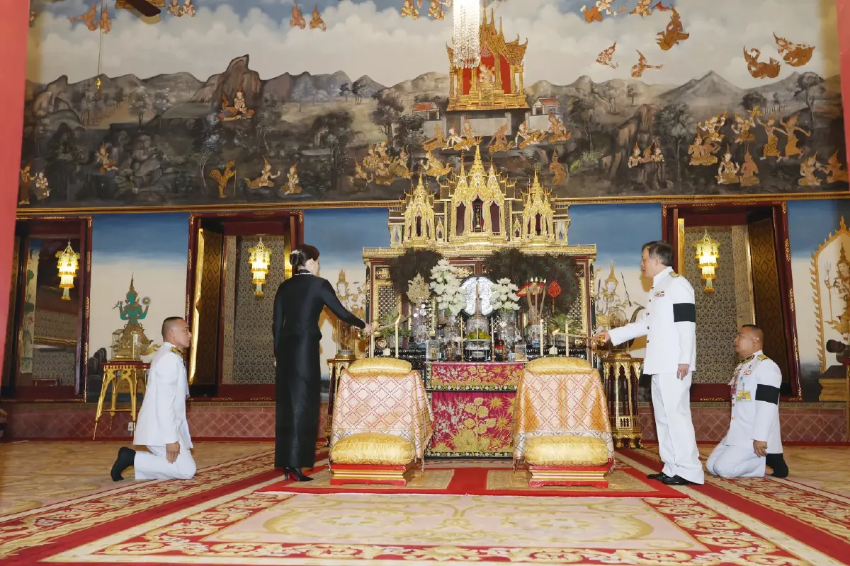 ในหลวง พระราชินี เสด็จฯ ไปทรงบำเพ็ญพระราชกุศลในการพระราชพิธีสงกรานต์ 2569