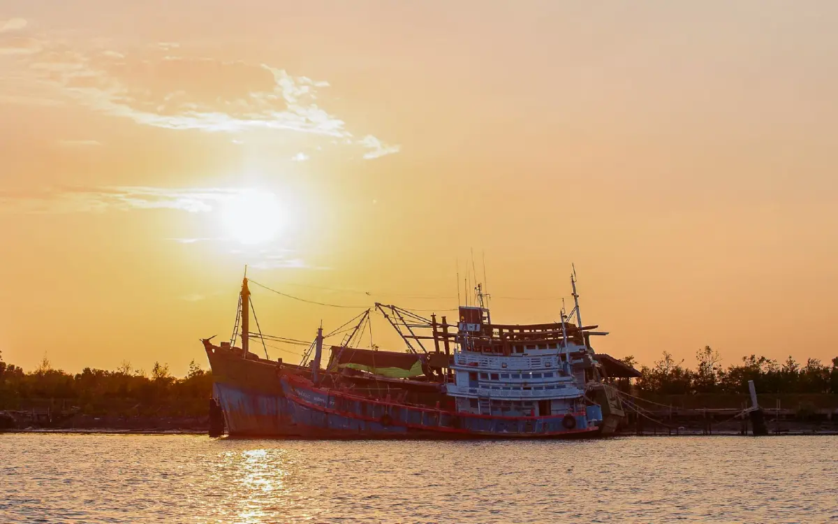 เที่ยวแบบนักอนุรักษ์ เนิบ ๆ ช้า ๆ ที่ 'ปากน้ำประแส'