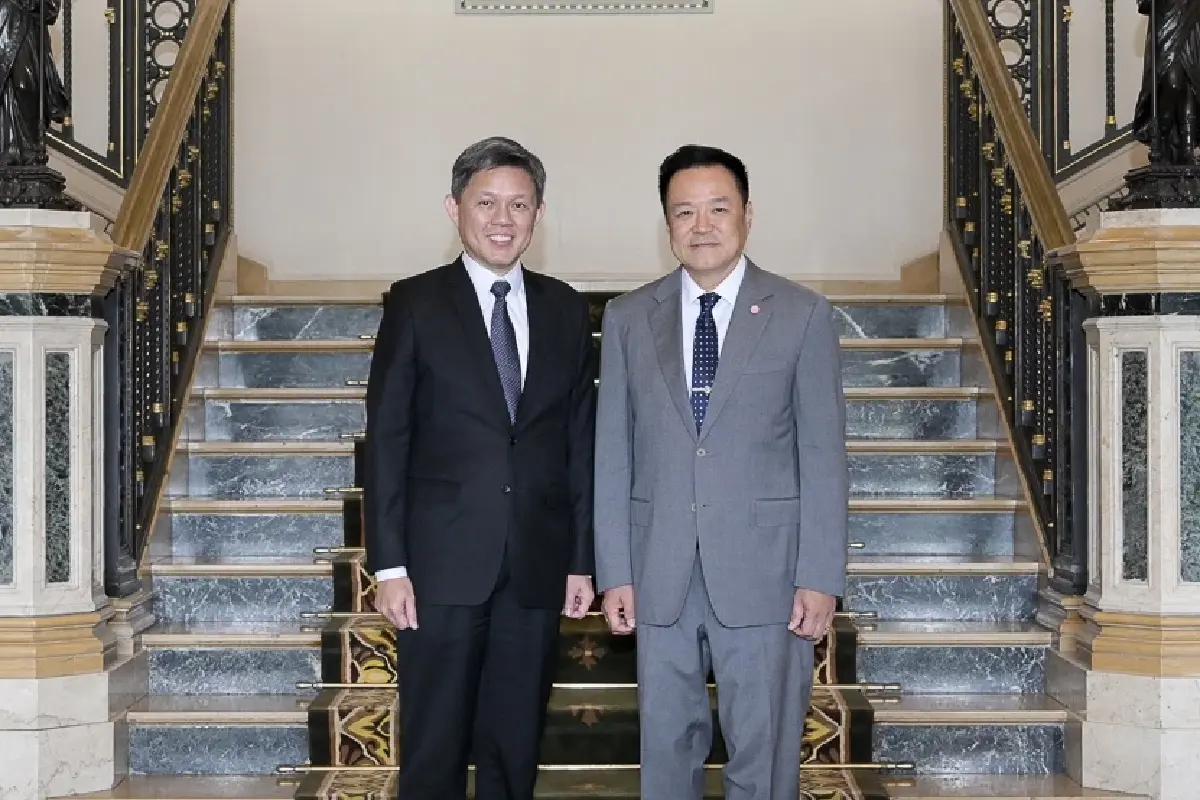 ‘อนุทิน’ ควง ‘รมว.กลาโหมสิงคโปร์’ กินโจ๊กร้านดังย่านบางรัก