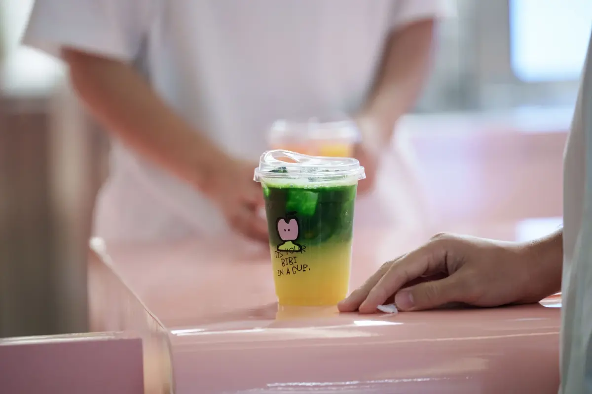 คนรุ่นใหม่ กินกาแฟ ‘ไม่ใส่น้ำตาล’ BEANS แตกแบรนด์ เปิด ‘BIBI’ กาแฟน้ำผลไม้ ราคา 95-175 บาท