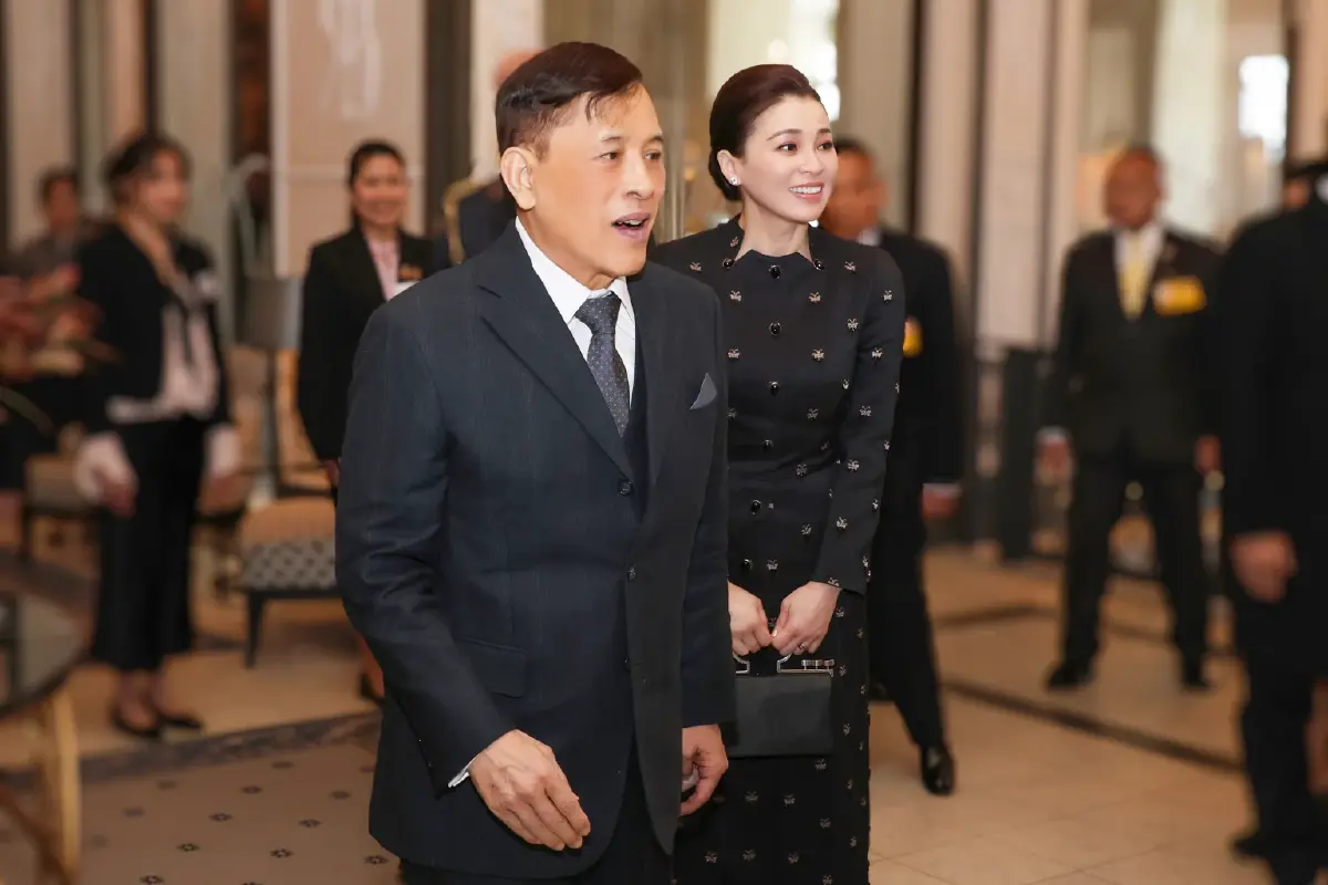 'ในหลวง-พระราชินี' เสด็จฯถึงราชอาณาจักรสวีเดน 'เจ้าหญิงวิกตอเรีย' ถวายการต้อนรับ