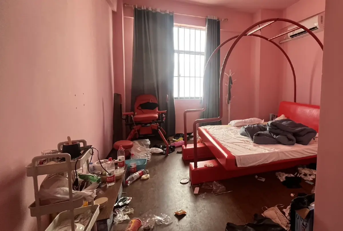 เปิดรังสแกมเมอร์  อึ้ง เจอห้องจำคุก-เครื่องทรมาน เหยื่อทำยอดไม่เข้าเป้า