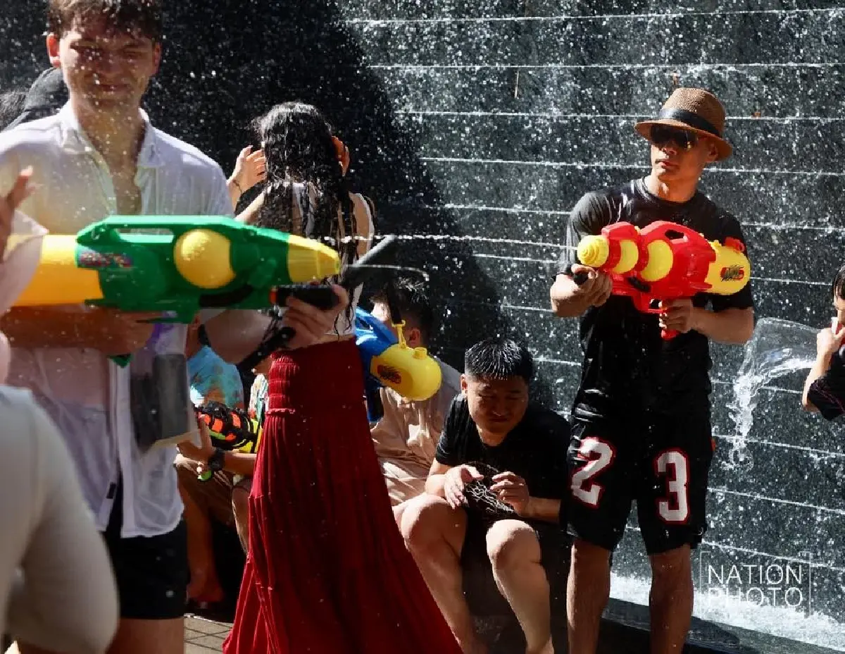 เปิดสถิติสงกรานต์ กทม. คนทะลัก 6 แสน! สยาม-สีลม แชมป์จุดเช็กอินยอดฮิต