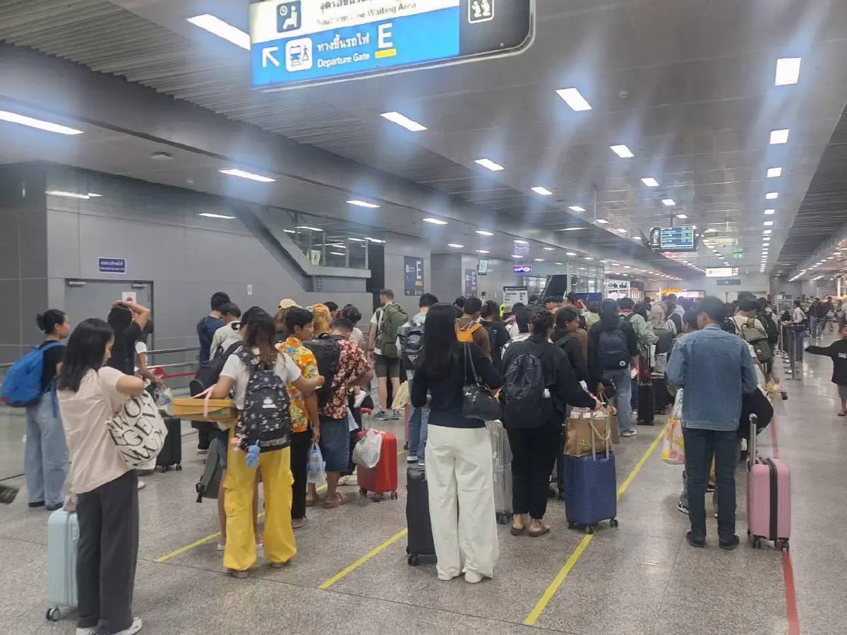 สงกรานต์ 69 คมนาคม เผย 4 วัน ปชช.ใช้ขนส่งสาธารณะพุ่ง 10 ล้านคน เพิ่มขึ้นจากปีก่อน