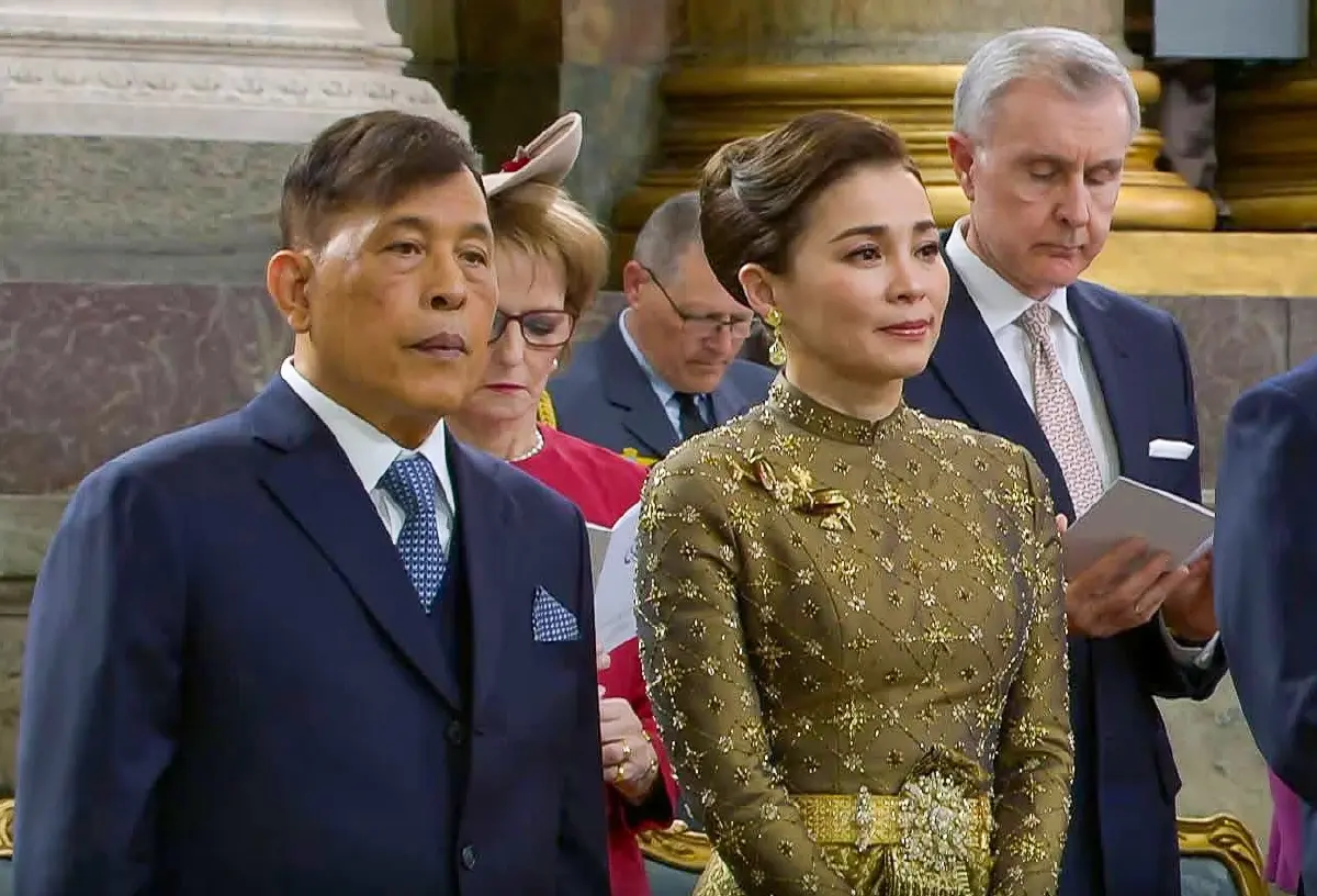 ‘ในหลวง-พระราชินี’ ทรงร่วมพิธีสรรเสริญ ขอบคุณพระเจ้า วันคล้ายวันพระราชสมภพ กษัตริย์สวีเดน