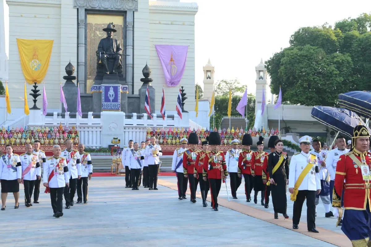 ในหลวง-พระราชินี เสด็จฯ ไปในการพระราชพิธี วันจักรี 2569