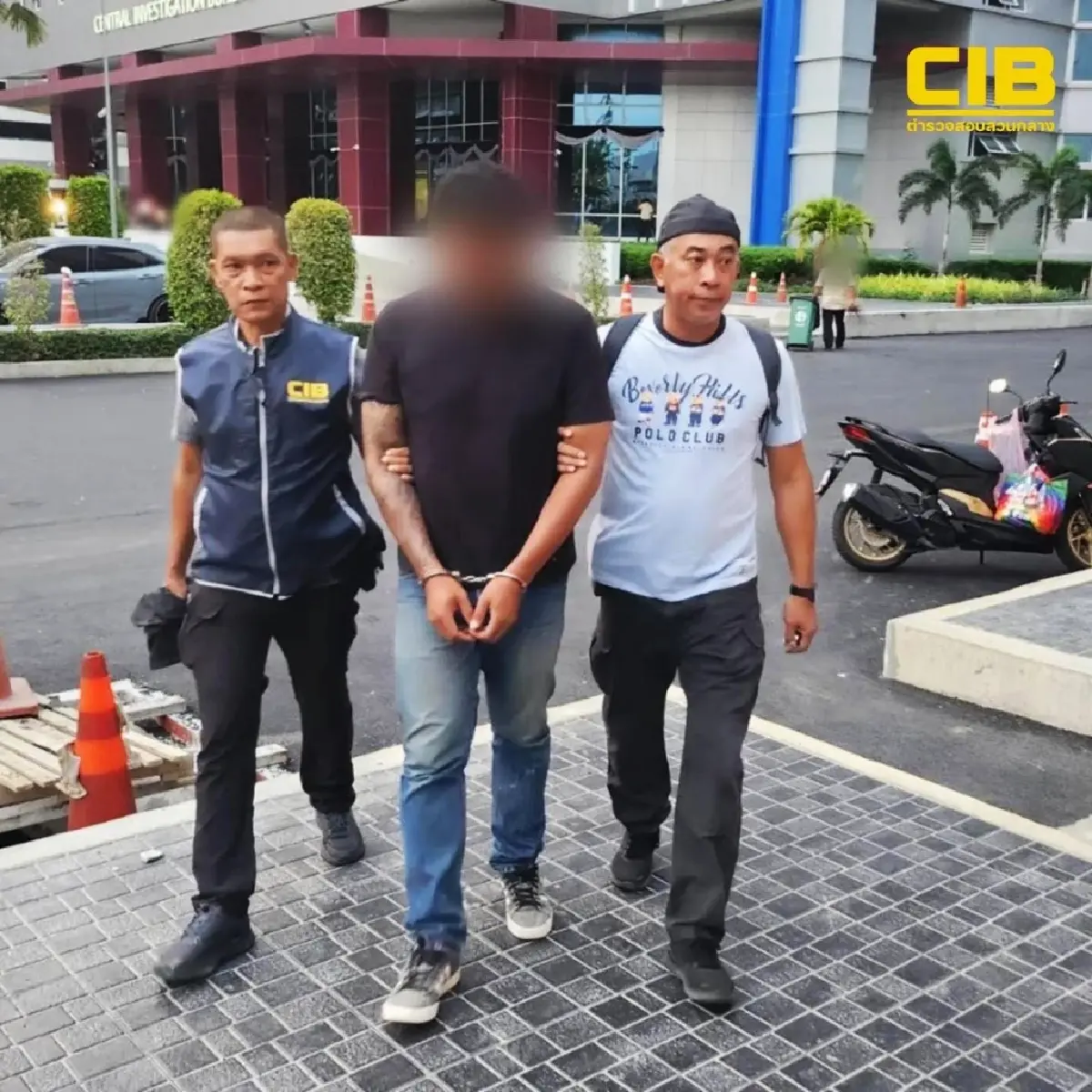 โจรขึ้นบ้านหรูลักทรัพย์ 10 ล้าน บุกจับวิศวกรบริษัทดัง ที่แท้คือช่าง