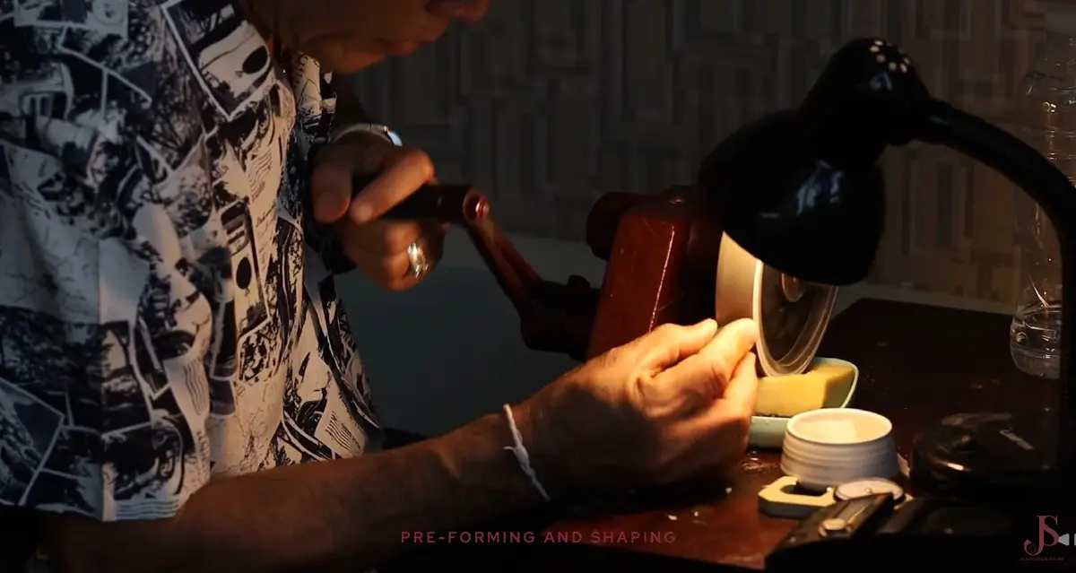 ถอดรหัสแนวคิด 5 ผู้นำรุ่นใหม่ JGAB New Gen พลิกอัญมณีไทยสู่ระดับสากล