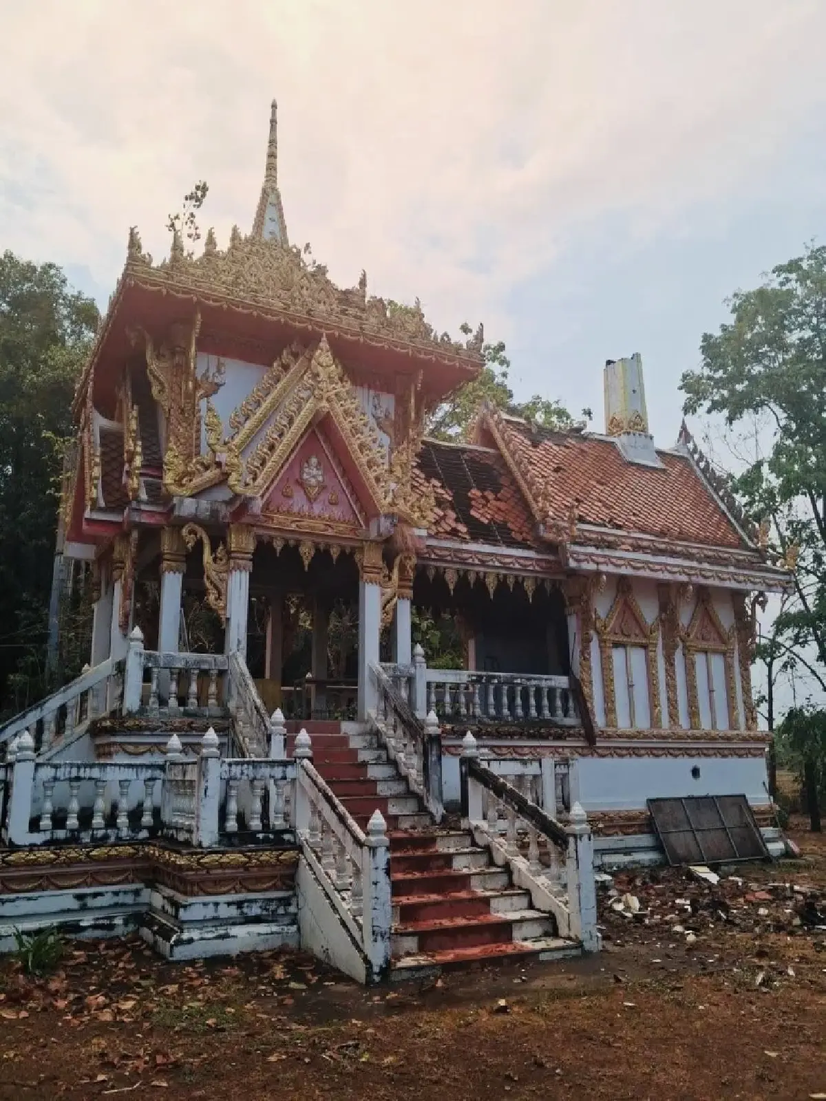 พายุฤดูร้อนถล่ม บ้านเรือนเสียหาย 50 หลัง เร่งสำรวจช่วยเหลือด่วน