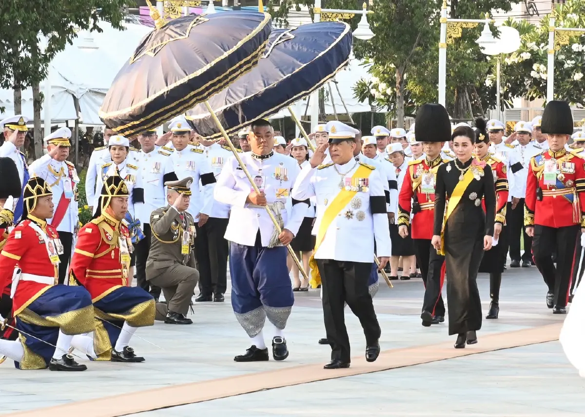 ในหลวง-พระราชินี เสด็จฯ ไปในการพระราชพิธี วันจักรี 2569