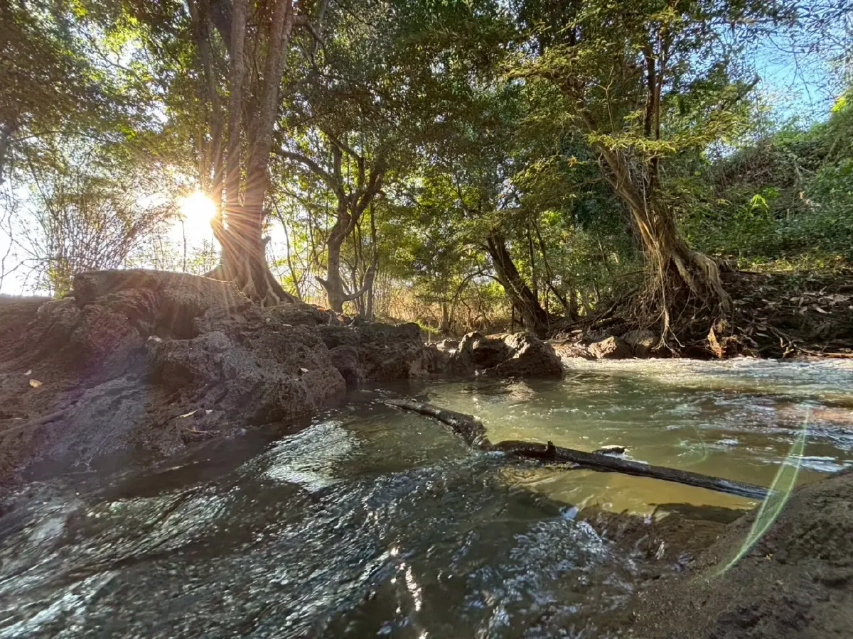 หน้าร้อน ปักหมุดเที่ยวเลย 'น้ำตกท่าสวรรค์' อ.นาด้วง น้ำใสไหลเย็น