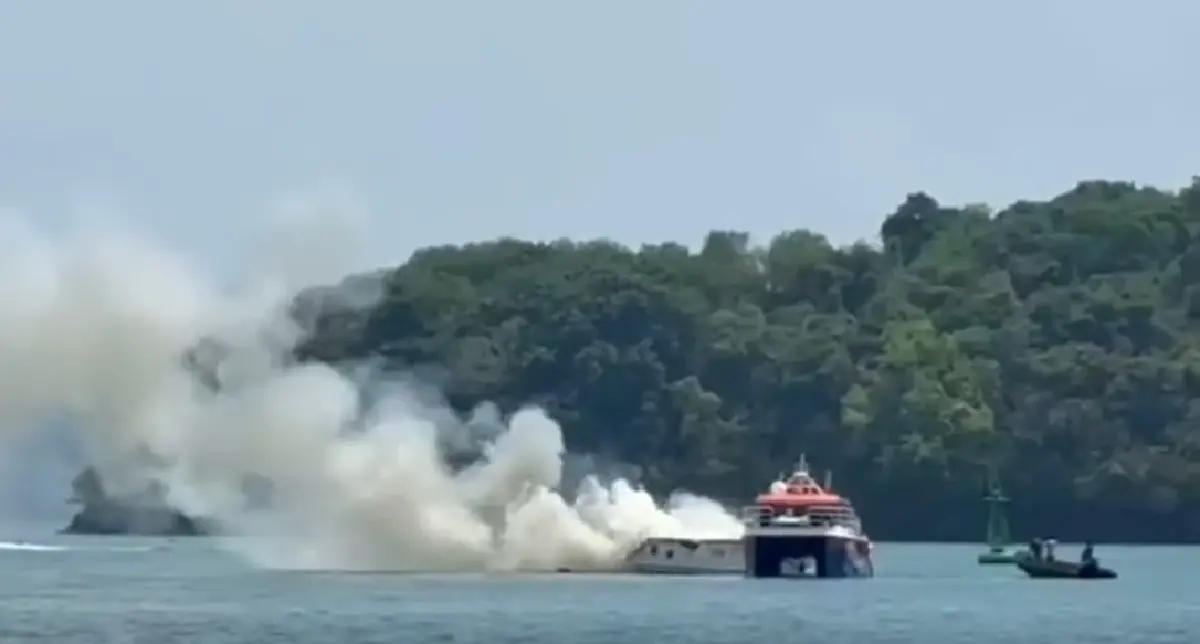 ด่วน! ไฟไหม้สปีดโบ๊ทท่าเรือ อ่าวมะขาม เจ็บ 5 สูญหาย 1 เร่งช่วยชีวิต