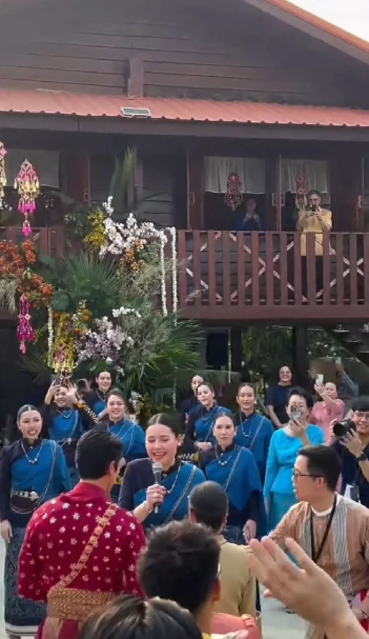 ฤกษ์ดี วิวาห์ชื่นมื่น 'ณเดชน์' ยกขันหมาก สู่ขอ 'ญาญ่า' ที่ขอนแก่น