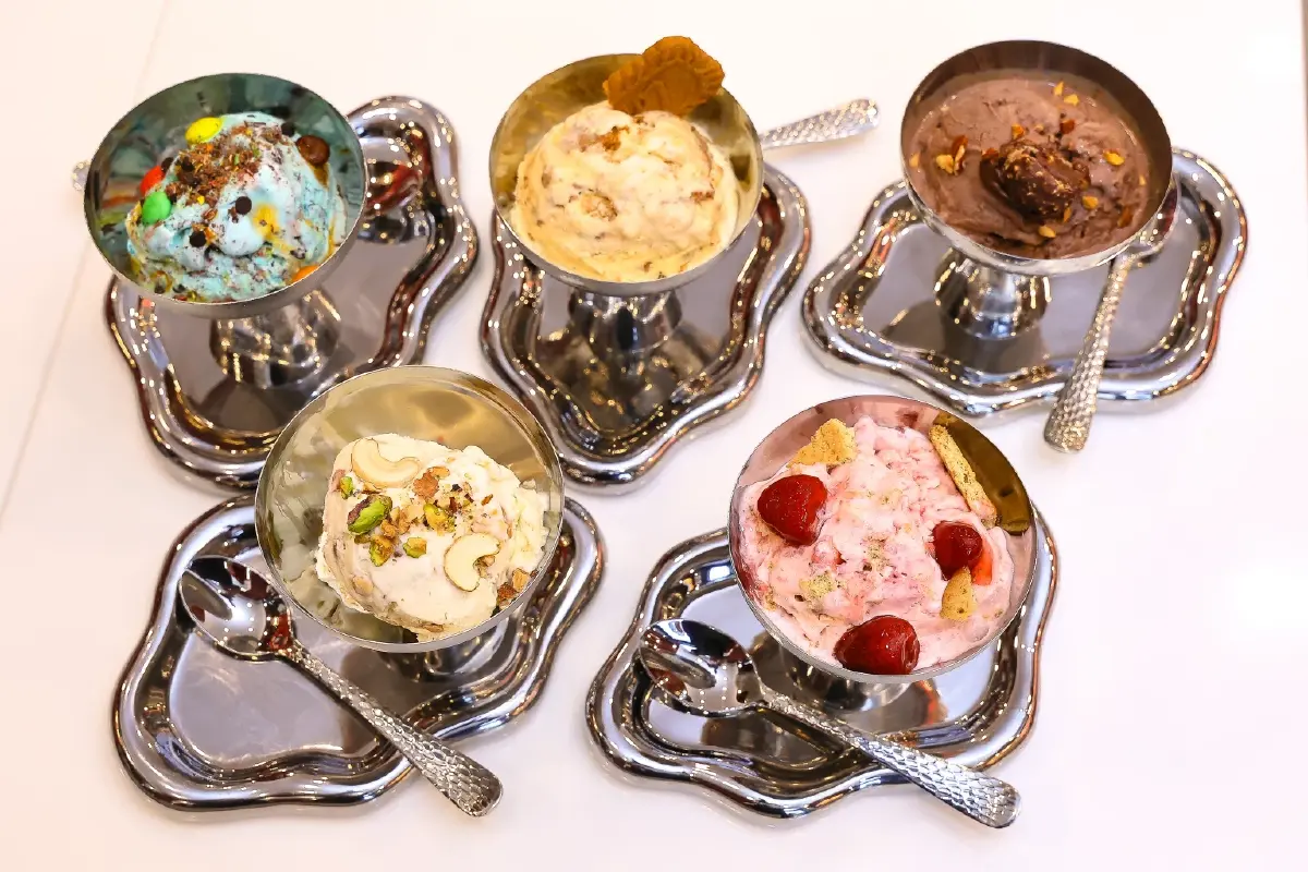 สเวนเซ่นส์ ขาย ‘ไอติมผัด’ มีบาร์ตักท็อปปิ้ง-รินน้ำเอง ราคา 119 บาท เริ่มสาขา ‘Siam Scape’ แห่งแรก