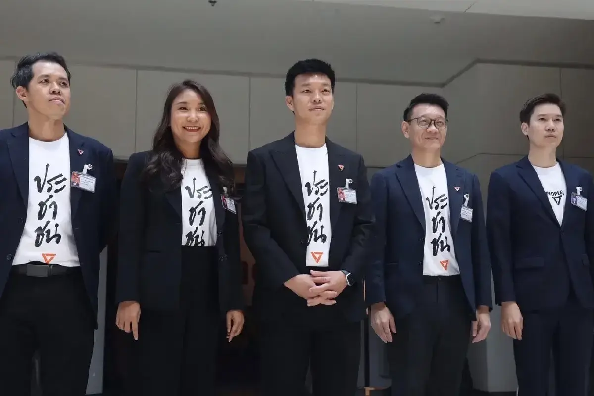 ส้มระส่ำ ‘รุ่นเก๋า’ ปะทะ ‘นิวเจน’ สกัด ‘โปลิตบูโร’ ครอบงำพรรค?