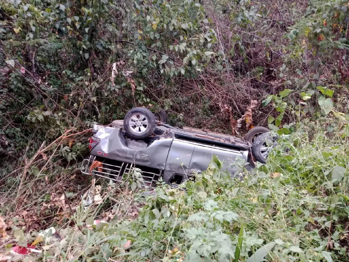 สลดตาย 9 ศพ กระบะแหกโค้งห้วยเย็น จ.น่าน พลิกคว่ำเทกระจาด