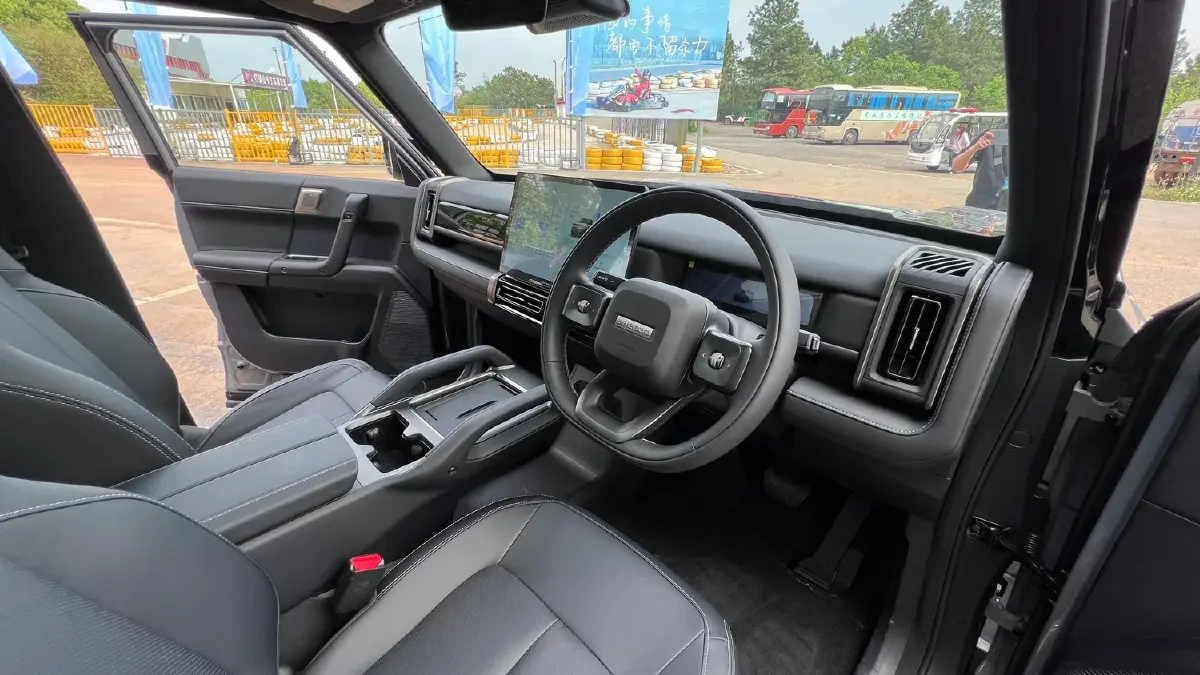 โอโมดา แอนด์ เจคู รุก REEV ส่ง J6 T 4WD ลุยตลาด