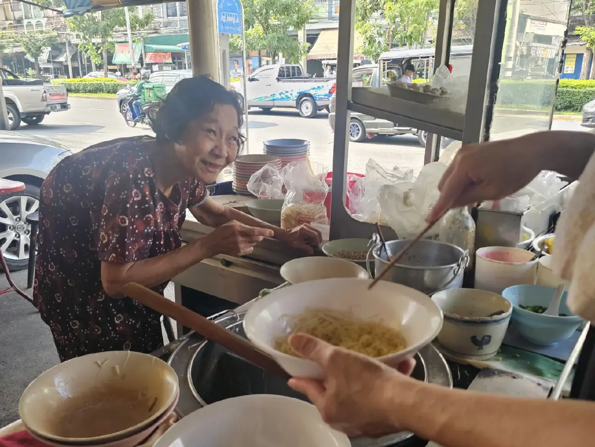 ‘5 ร้านก๋วยเตี๋ยวลูกชิ้นปลา’ อร่อยในดวงใจหมูหวานชวนชิม