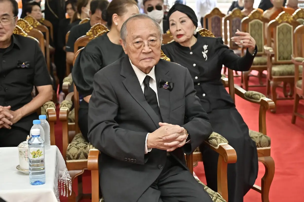 ในหลวง พระราชทานน้ำหลวงสรงศพ 'พระพรหมวชิรสุธี' เจ้าอาวาสวัดพระราม 9 กาญจนาภิเษก