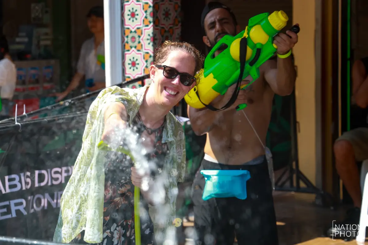 คึกคัก 'สงกรานต์ข้าวสาร' วันสุดท้าย นักท่องเที่ยวแห่เล่นน้ำแน่น