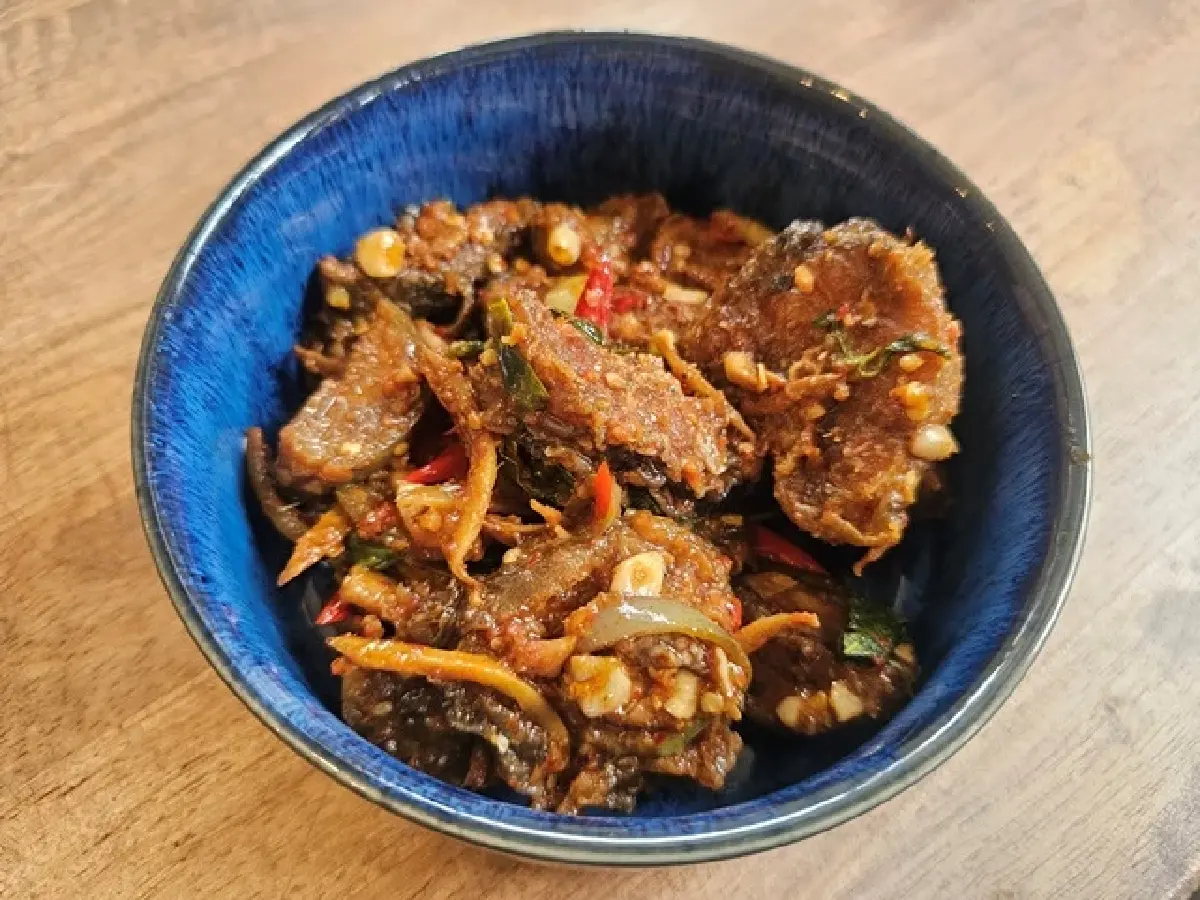 ‘ตามมี’ (Tham me) ร้านข้าวแกงเพื่อสุขภาพ อร่อยมีที่มา สาขาสัมมากร