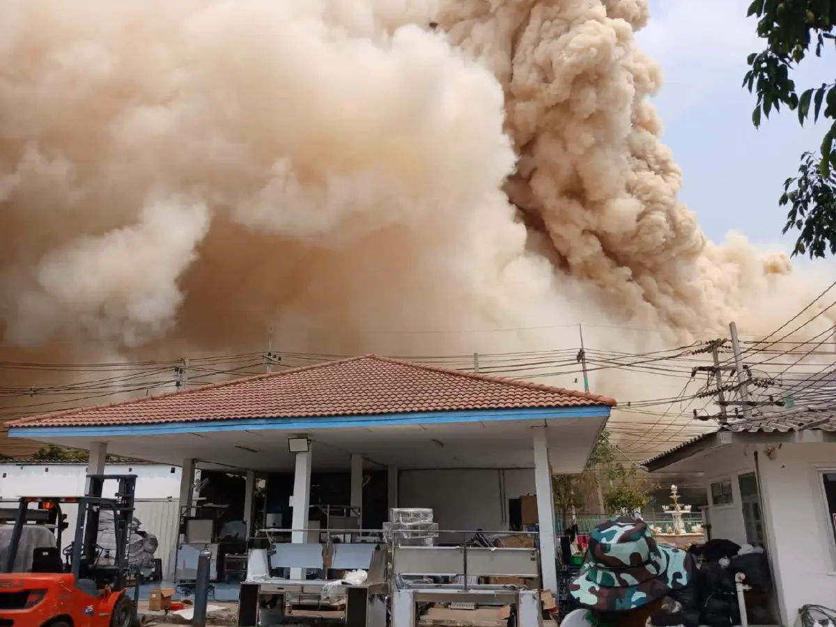 ไฟไหม้โรงงานสวนอุตสาหกรรมโรจนะ อยุธยา พนักงานนับร้อยหนีตายอลหม่าน