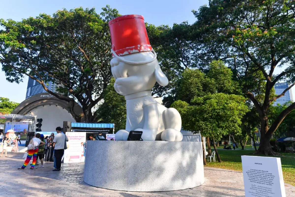 สวนลุมฯ ไม่ได้มีแค่เต้นแอโรบิก เที่ยวสงกรานต์งาน ‘เสน่ห์อาร์ต’ เช็กอินกับคาแรกเตอร์ดังของศิลปินไทย