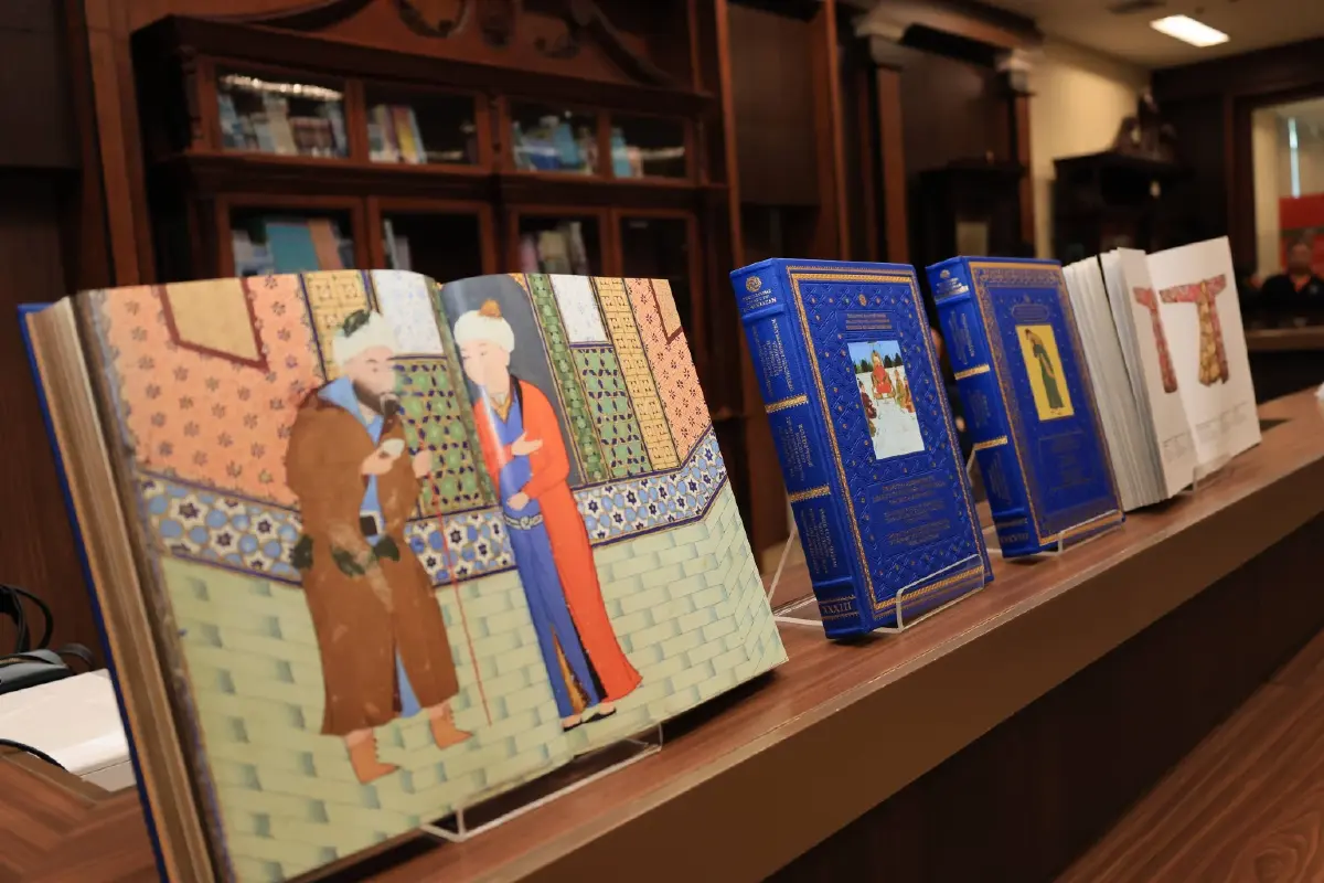 ทฤษฎีแห่งความสุข : สุขของขวัญแห่ง…ปัญญาคู่จริยธรรม โดย ธันย่า - ธันยลักษณ์ พรหมมณี