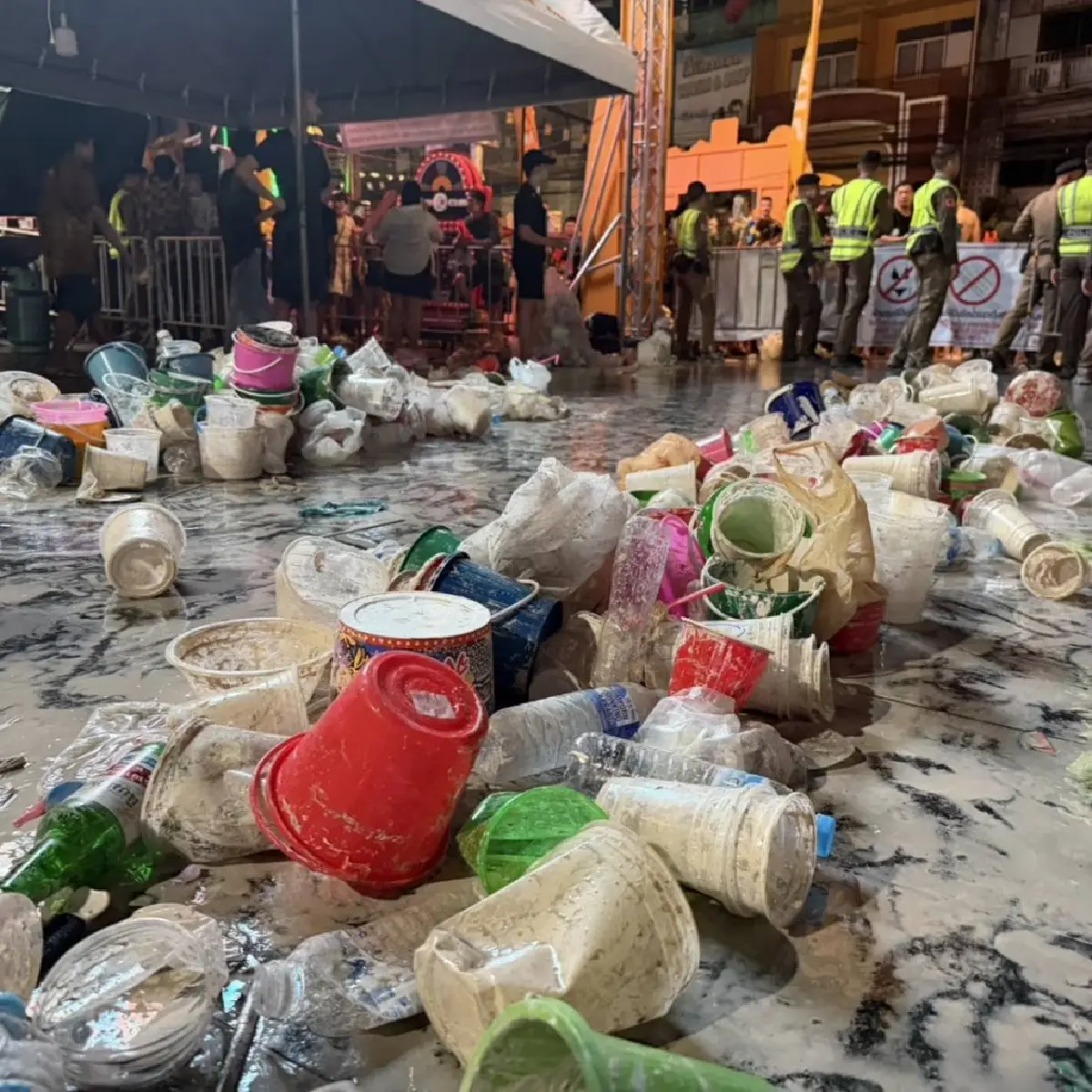 เคลียร์พื้นที่แล้ว หลังปิดถนน ให้เล่นน้ำสงกรานต์ถนนข้าวสาร 2569