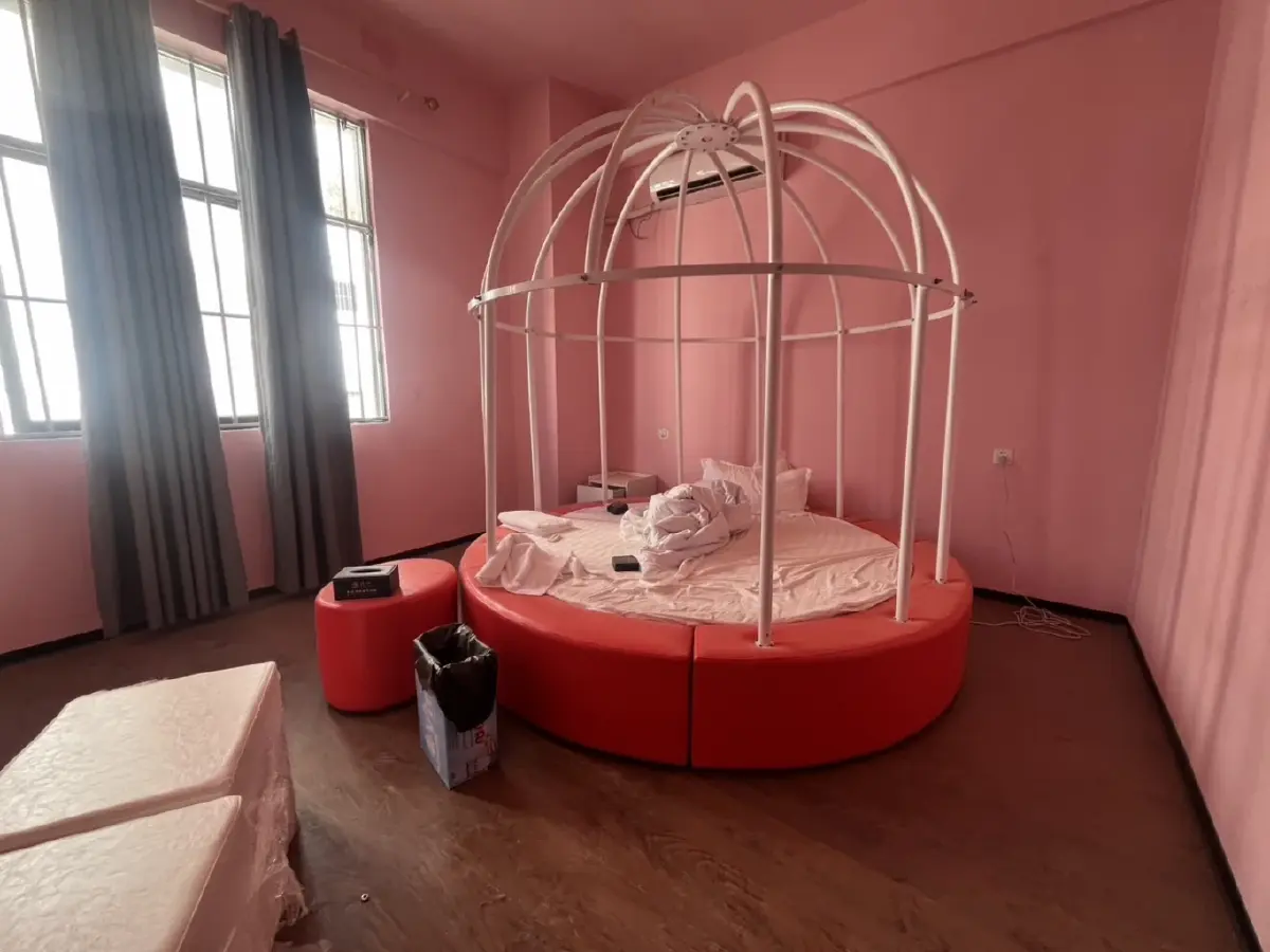 เปิดรังสแกมเมอร์  อึ้ง เจอห้องจำคุก-เครื่องทรมาน เหยื่อทำยอดไม่เข้าเป้า