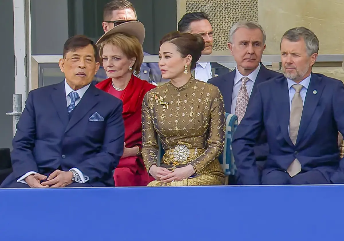 ‘ในหลวง-พระราชินี’ ทรงร่วมพิธีสรรเสริญ ขอบคุณพระเจ้า วันคล้ายวันพระราชสมภพ กษัตริย์สวีเดน