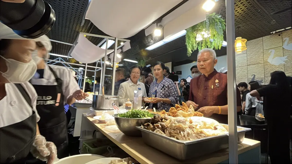 'โสภณ' พาทดสอบระบบจำหน่ายอาหาร ก่อนให้ สส. ซื้อเอง สัปดาห์หน้า