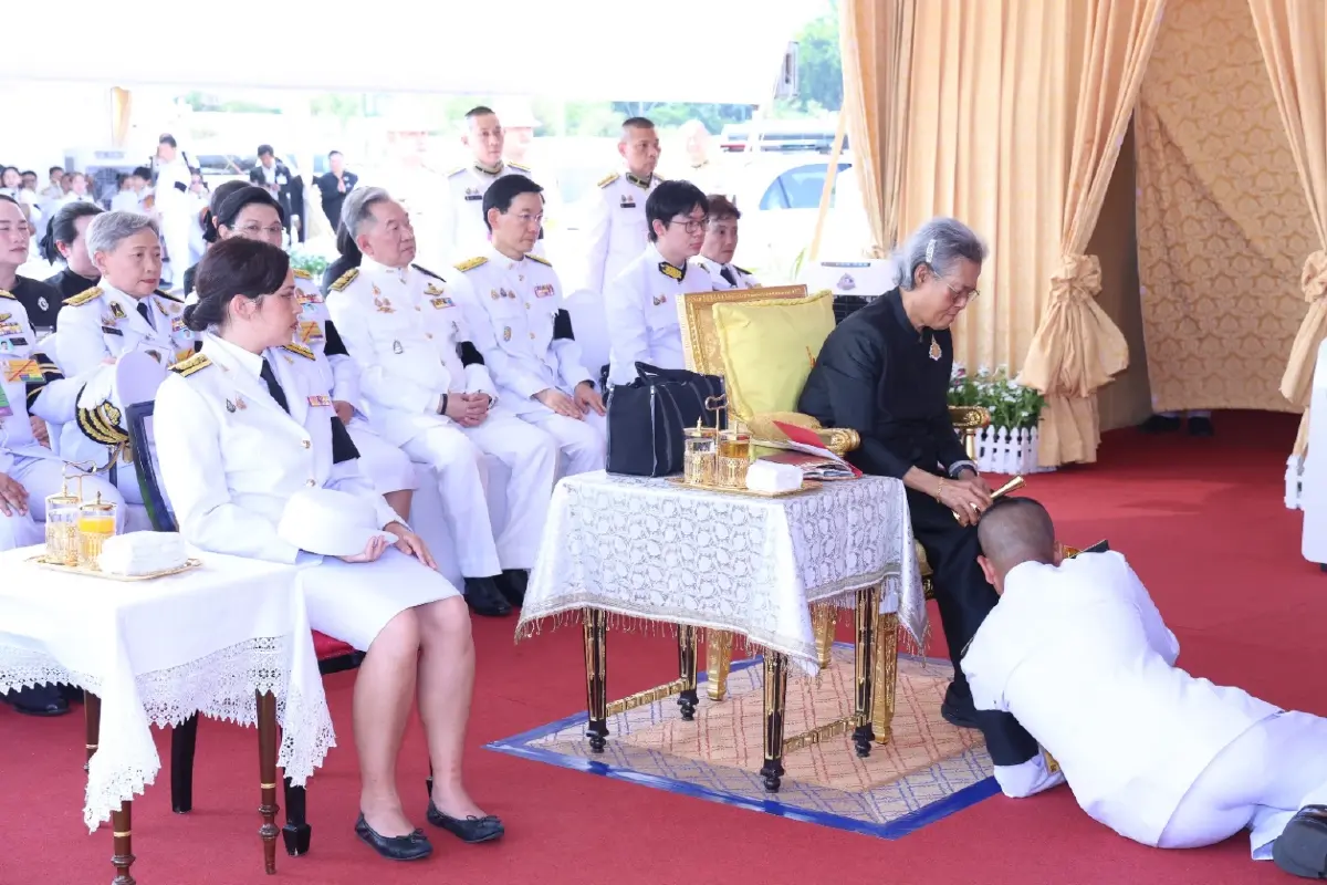 กรมสมเด็จพระเทพฯ ทรงประกอบพิธียกเสาพระเมรุมาศ ในการพระราชพิธีถวายพระเพลิงพระบรมศพฯ