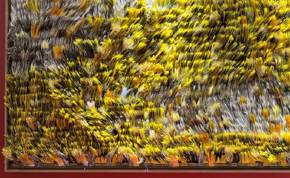 เปรม บัวชุม x ปัญญ์ปุริ คืนชีวิตใหม่ให้ขยะอุตสาหกรรมสิ่งทอบนผนัง