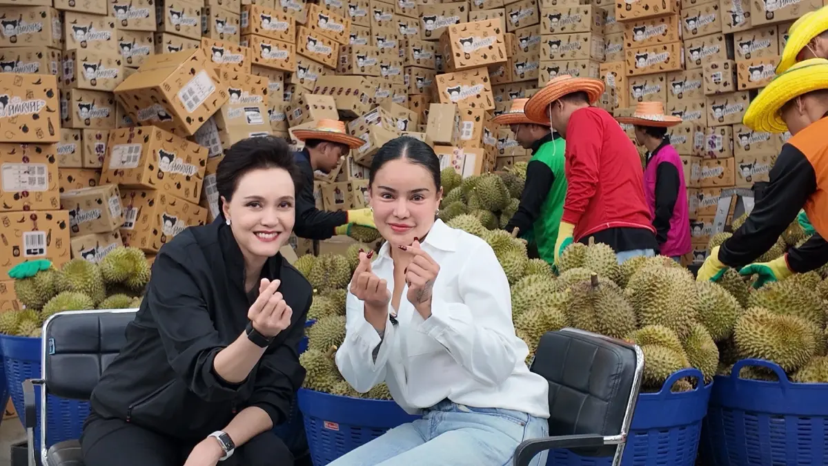 LIVE หน้าไลฟ์สด ศุภจี-พิมรี่พาย ขายทุเรียนลูกละ 100 ขายปุ๋ย ให้เพื่อนรัก