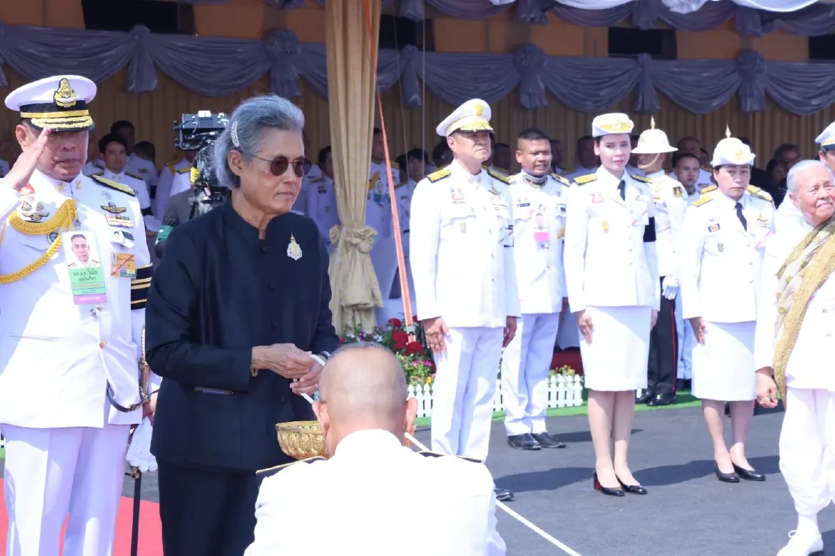 กรมสมเด็จพระเทพฯ ทรงประกอบพิธียกเสาพระเมรุมาศ ในการพระราชพิธีถวายพระเพลิงพระบรมศพฯ