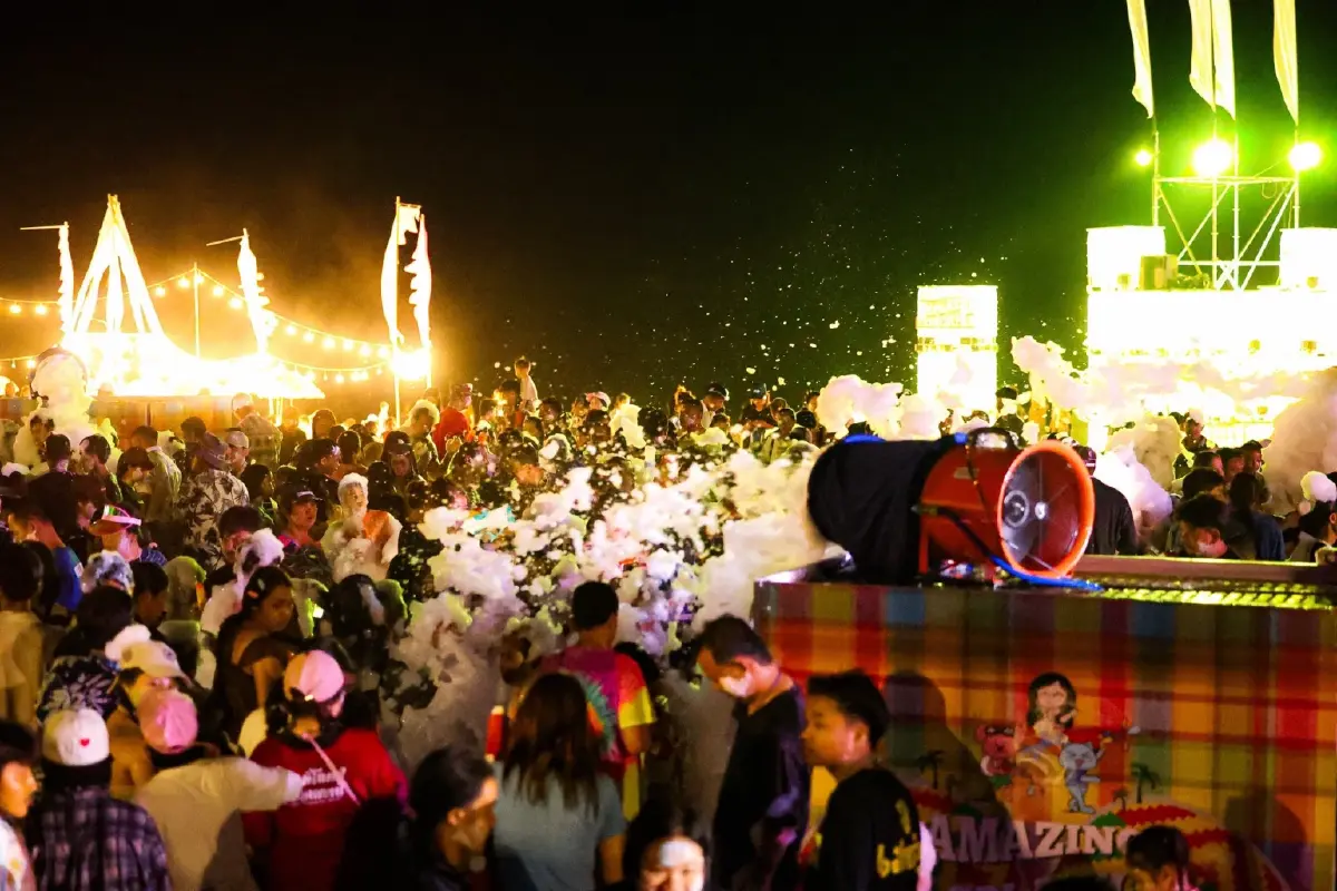 สงกรานต์หาดใหญ่ เที่ยวทะลุ 5 แสน ไปต่อหาดสมิหลา เปียกฉ่ำสนุกสุดเหวี่ยง