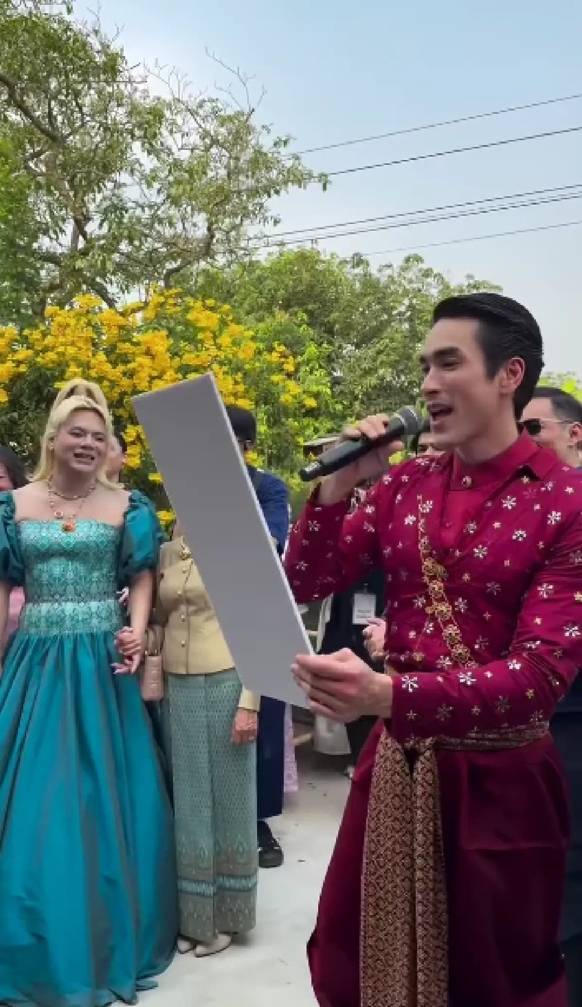 ฤกษ์ดี วิวาห์ชื่นมื่น 'ณเดชน์' ยกขันหมาก สู่ขอ 'ญาญ่า' ที่ขอนแก่น