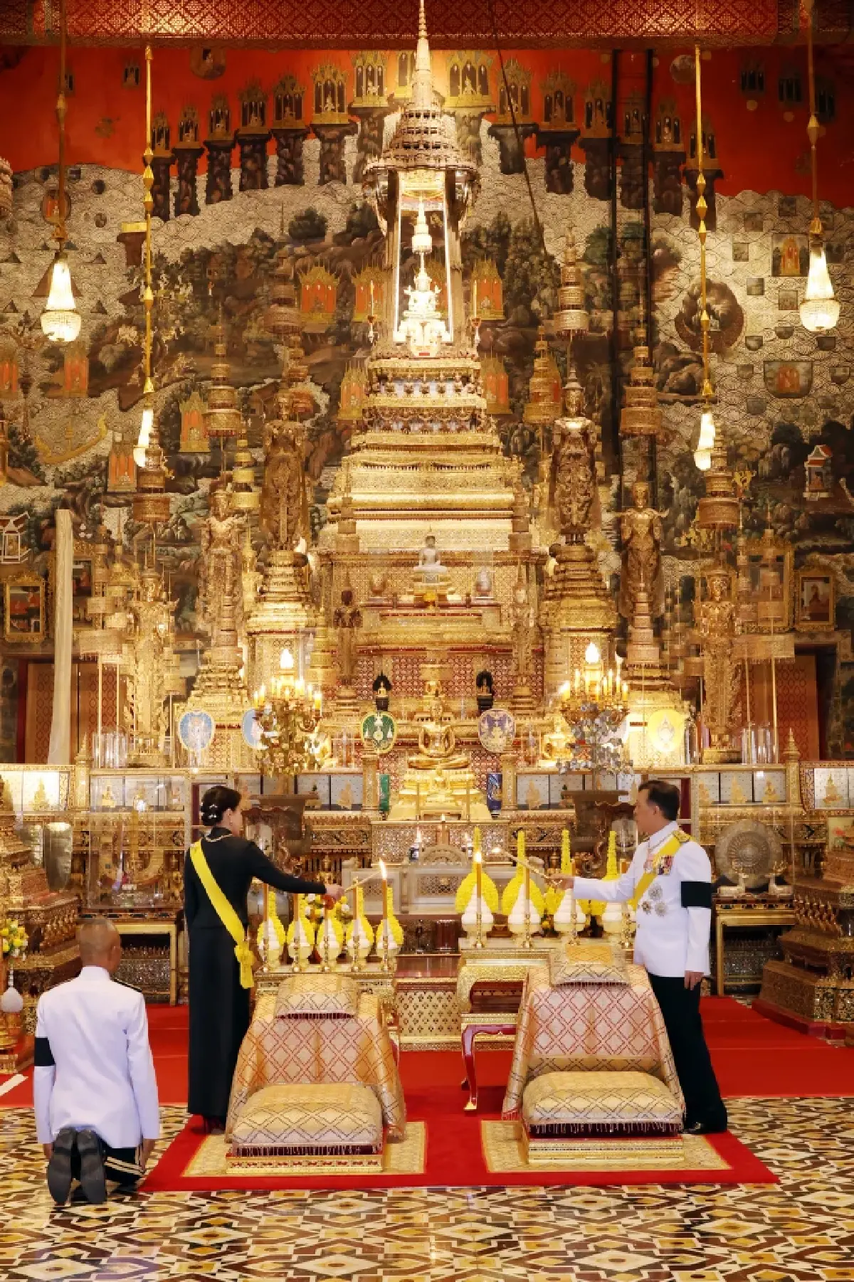 ในหลวง-ราชินี เสด็จฯ ถวายราชสักการะบูรพมหากษัตริย์ วันจักรี 2569