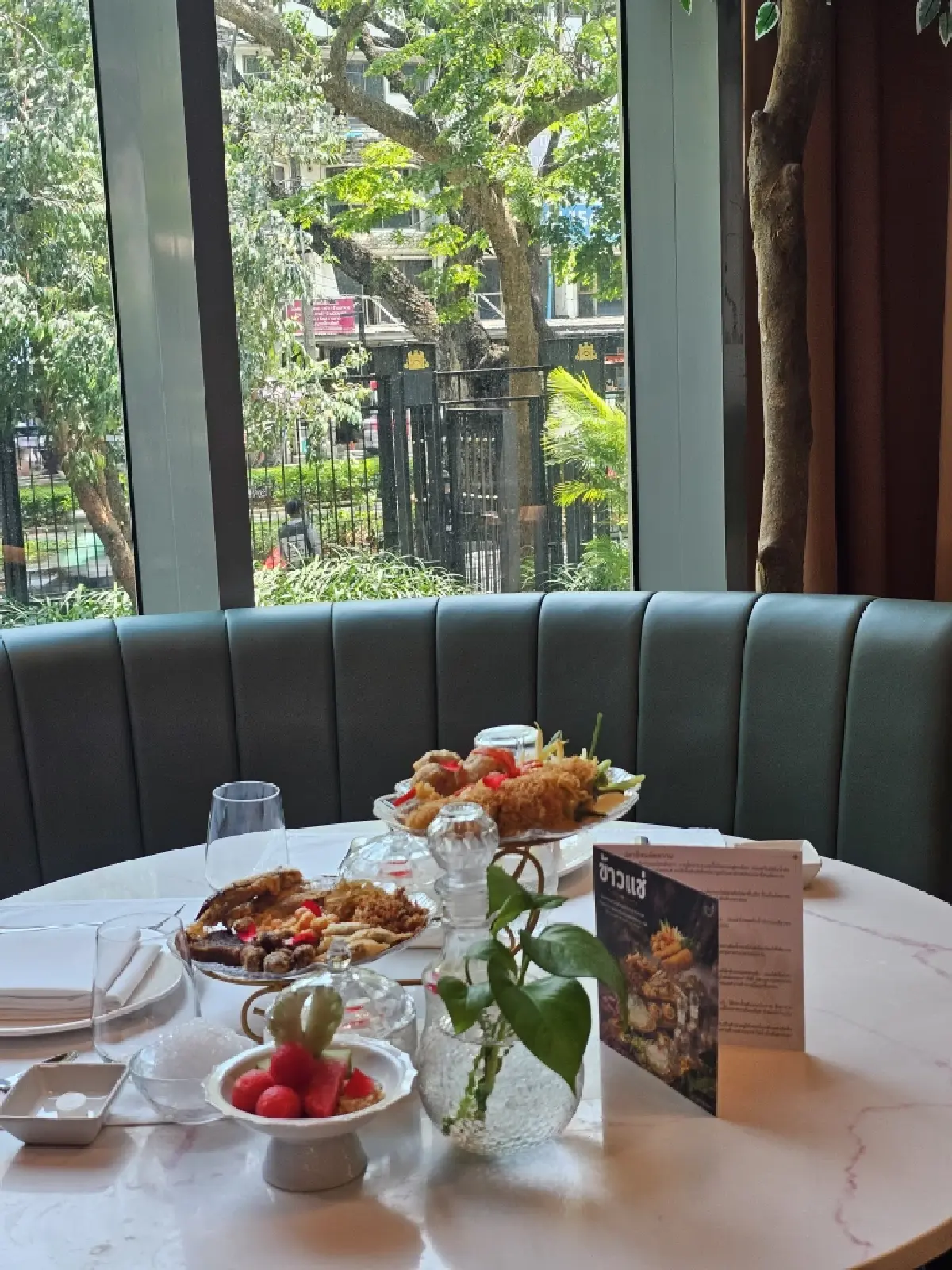 ‘5 ร้านข้าวแช่’ ปี 2026 อร่อย ในดวงใจหมูหวานชวนชิม ครบเครื่องจริงๆ