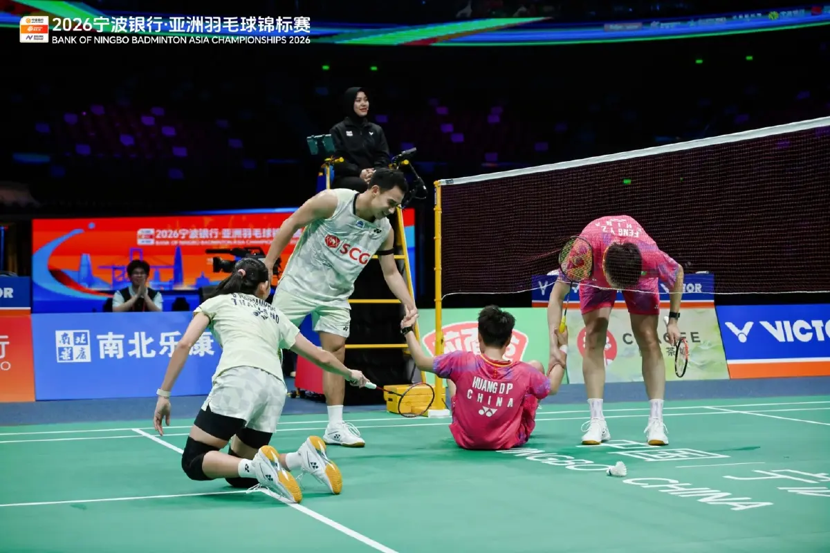 บาส-เฟม ล้มยักษ์มือ 1 โลกคาบ้านจีน เข้าชิงแบดฯ ชิงแชมป์เอเชีย 2026