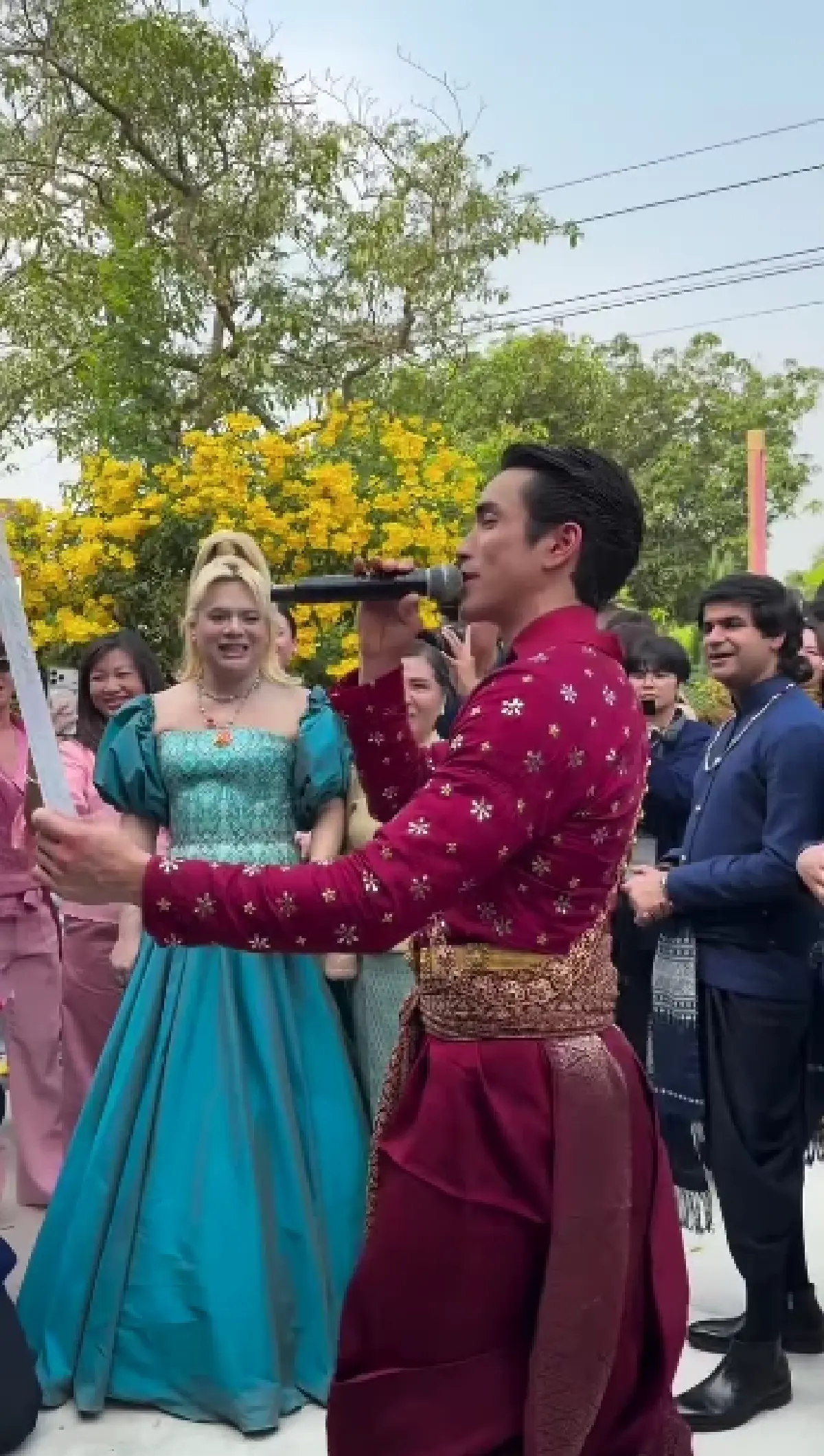 ฤกษ์ดี วิวาห์ชื่นมื่น 'ณเดชน์' ยกขันหมาก สู่ขอ 'ญาญ่า' ที่ขอนแก่น