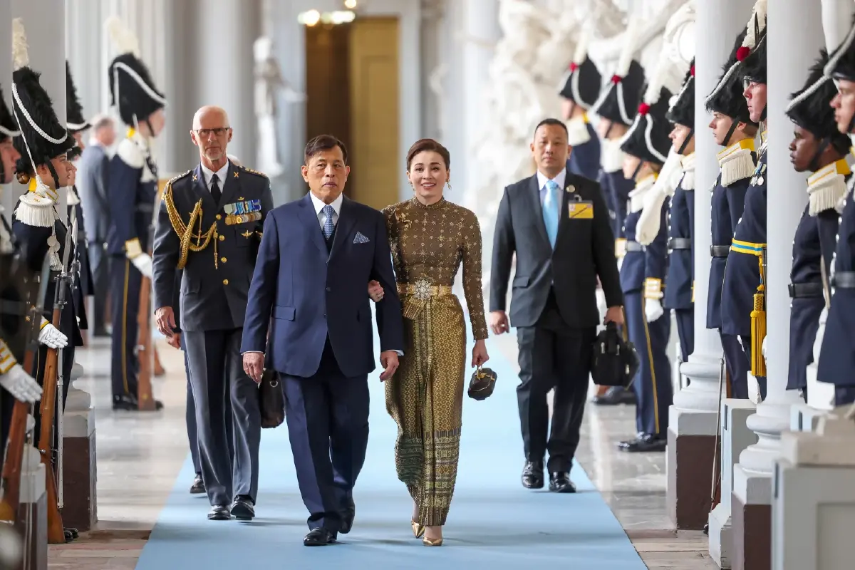 ‘ในหลวง-พระราชินี’ ทรงร่วมพิธีสรรเสริญ ขอบคุณพระเจ้า วันคล้ายวันพระราชสมภพ กษัตริย์สวีเดน