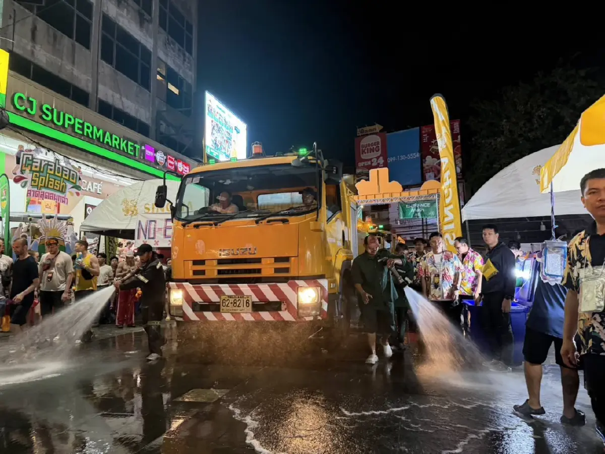 เคลียร์พื้นที่แล้ว หลังปิดถนน ให้เล่นน้ำสงกรานต์ถนนข้าวสาร 2569