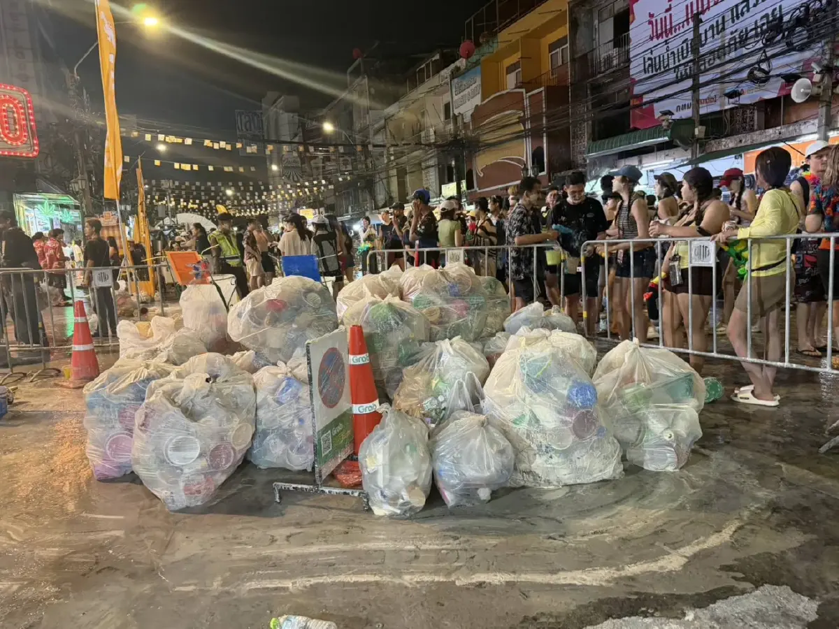 เคลียร์พื้นที่แล้ว หลังปิดถนน ให้เล่นน้ำสงกรานต์ถนนข้าวสาร 2569