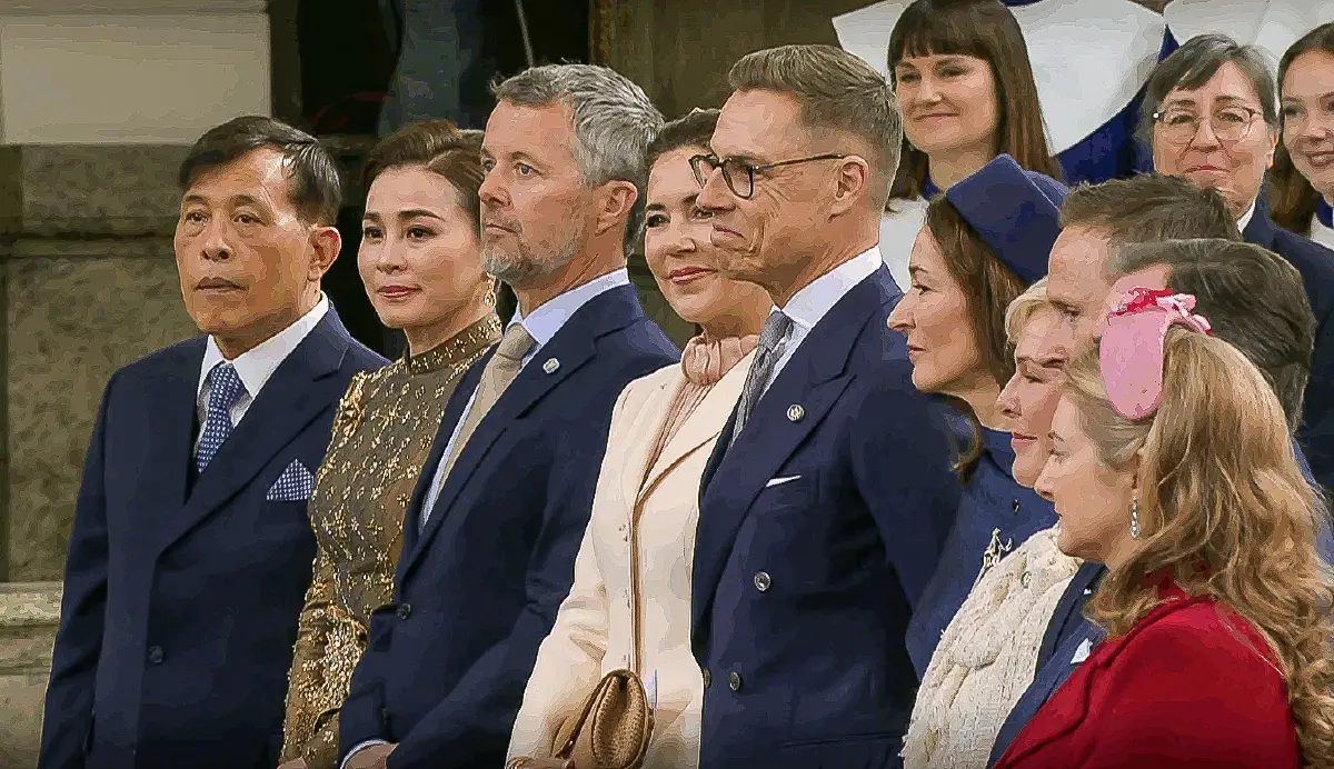 ‘ในหลวง-พระราชินี’ ทรงร่วมพิธีสรรเสริญ ขอบคุณพระเจ้า วันคล้ายวันพระราชสมภพ กษัตริย์สวีเดน